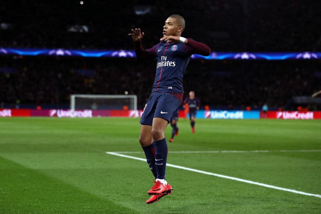 3) 
<b>Kylian Mbappé</b> (Francia), Paris Saint-Germain. La sensación francesa, el joven ariete del PSG, tiene apenas 19 años de edad y su carta ya vale 150 millones de euros, unos 173.3 mdd.