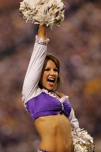 La chica más dulce, bailadora y candente de los Minnesota Vikings, ella es Pam, cheerleader de Pro Bowl 2014.