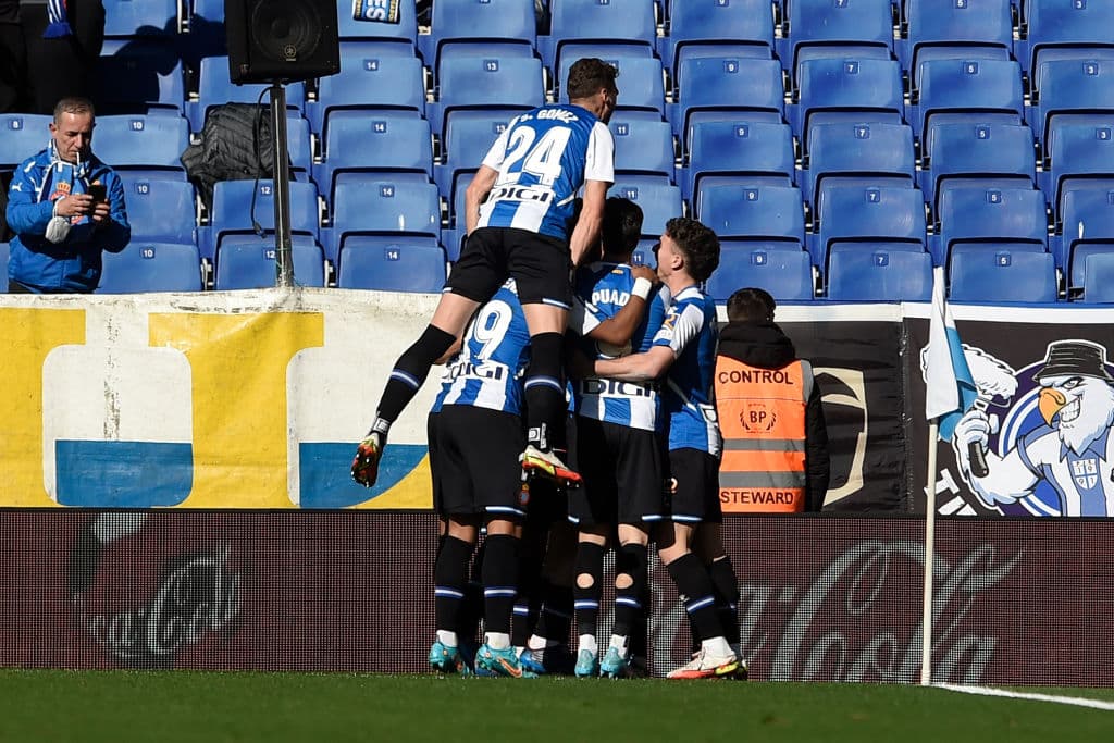 Sevilla y Espanyol empatan durante la Jornada 25 en La Liga con marcador 1-1. Rafa Mir abrió el marcador al minuto 36’ a favor de la visita, pero fue en la segunda mitad cuando Sergi Darder igualó el encuentro a los 50’; Jesús ‘Tecatito’ Corona fue titular y participó 70 minutos.