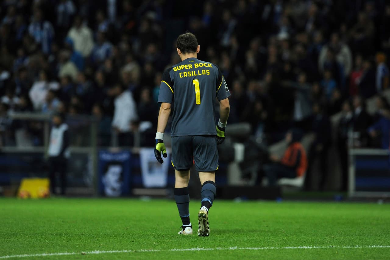 Su palmarés: seis títulos de Liga, dos Copas, cinco Supercopas, dos Eurocopas, tres Champions League, dos Supercopas de Europa, un Mundial de Clubes, dos Copas Intercontinentales y un Mundial de la FIFA. El astro español buscará la presidencia de la Federación Española de Futbol.