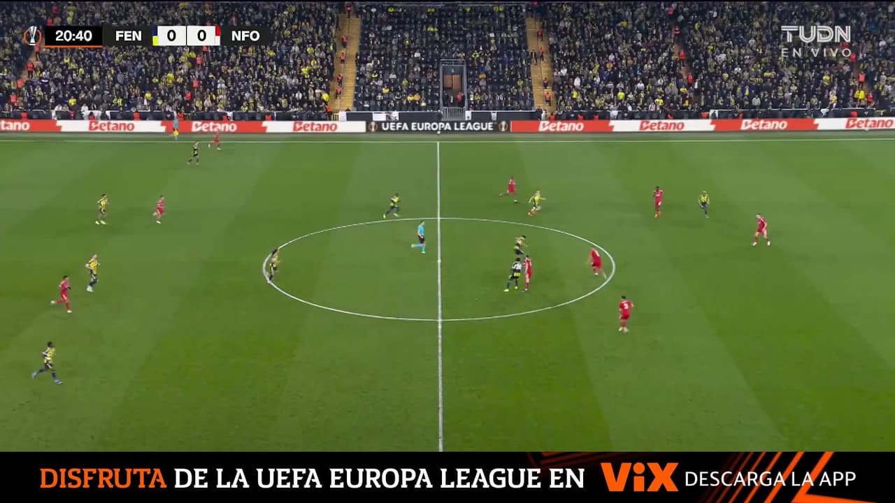 Murillo marca el primer gol del Nottingham Forest ante Fenerbahçe en Europa League