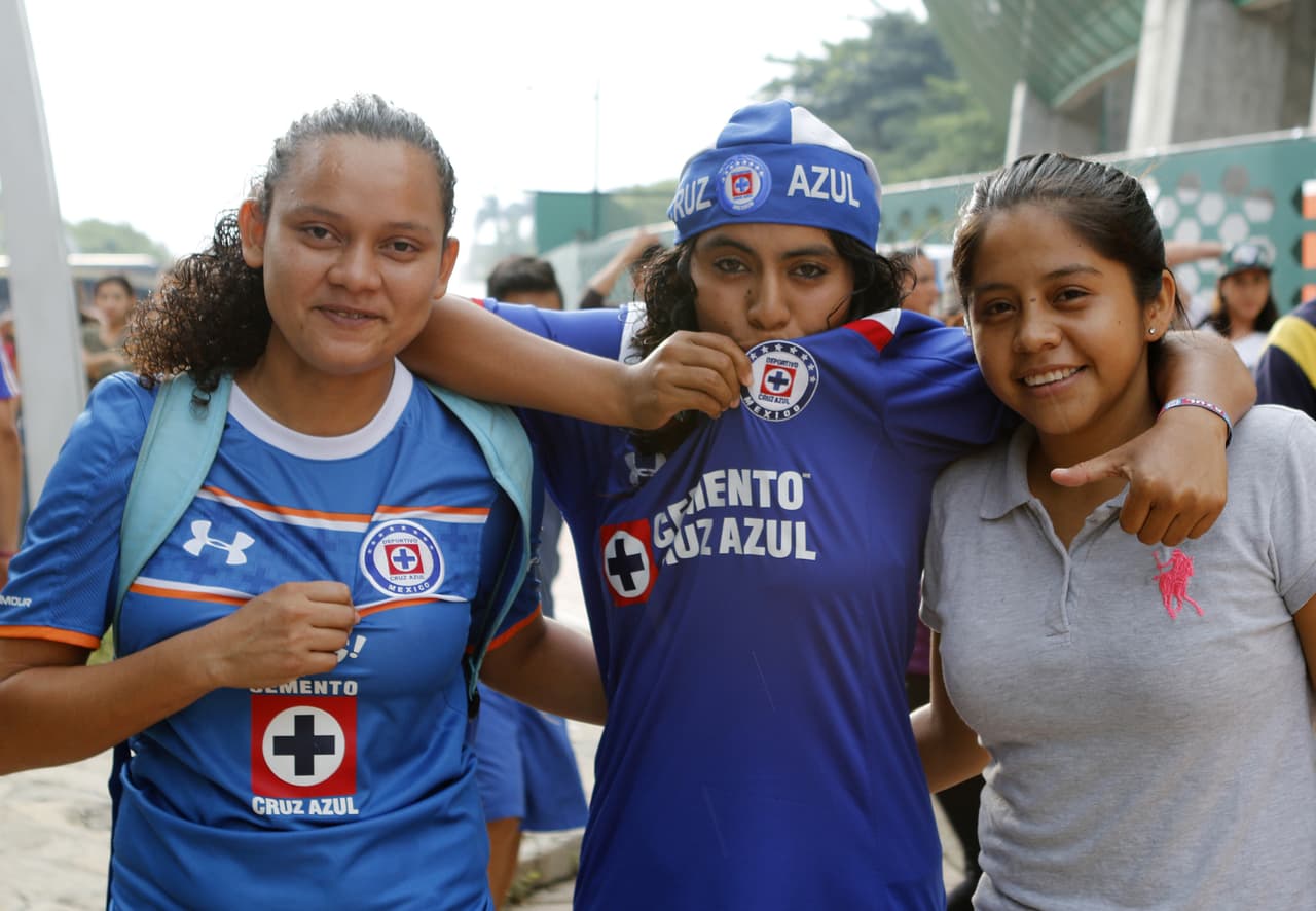 El color de la afición en la Jornada 9