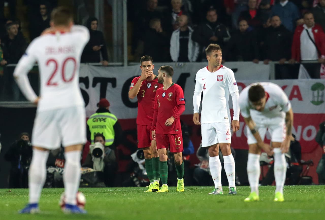 Con la tranquilidad de la ventaja, los locales se fueron al descanso tras el primer tiempo.