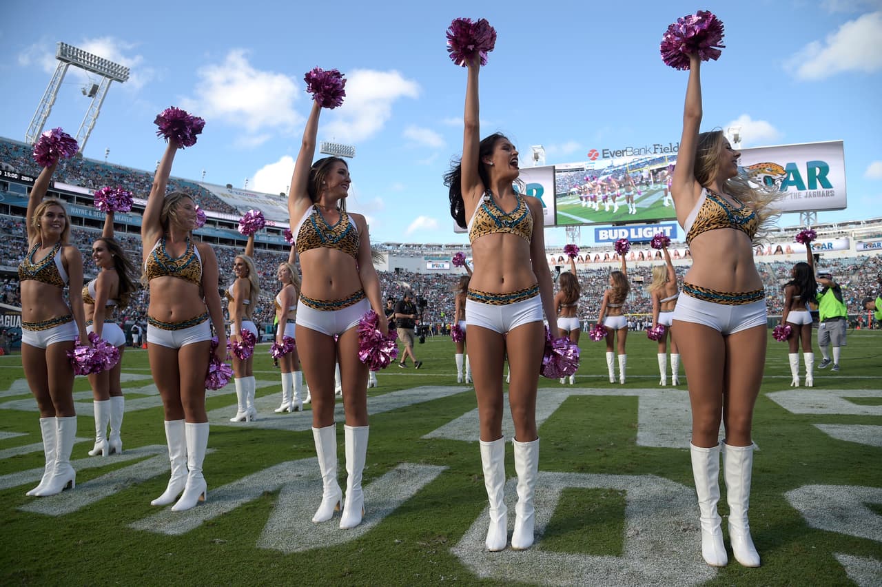 Son hermosas, tienen energía y sus bailes le dan alegría al ambiente en los estadios de la NFL: sin duda, las porristas tienen un papel muy especial para el espectáculo del fútbol americano.