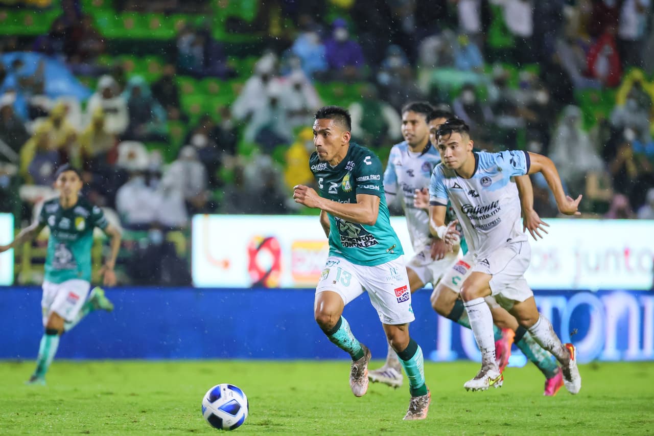 El ecuatoriano quedó habilitado entre dos centrales para avanzar solo y picar el balón ante la salida de Vikonis. El primer gol había llegado tras una larga espera.