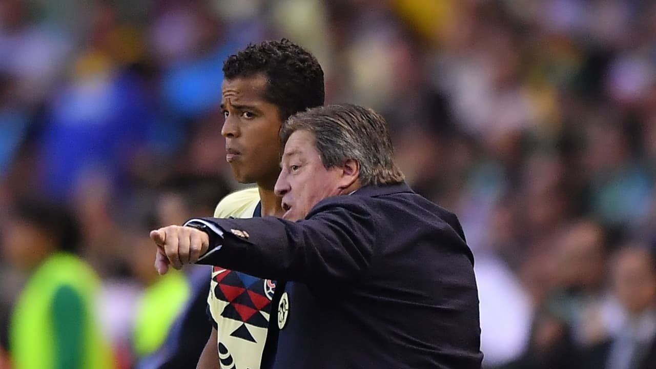 Para Giovani, Miguel Herrera es el mejor DT en la historia del futbol mexicano