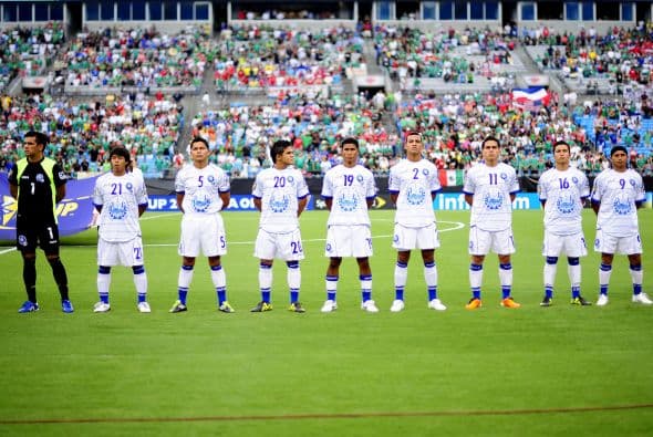 Los malos momentos del deporte los cerraremos con la selección de fútbol de El Salvador. Una profunda investigación sobre arreglo de partidos dio con la culpabilidad de más de media selección. La cuenta de suspendidos es muy grande y lo peor es que sigue creciendo. La cara positiva es que la Federación no ocultó nada y tomó duras medidas, aunque el daño sea grande.