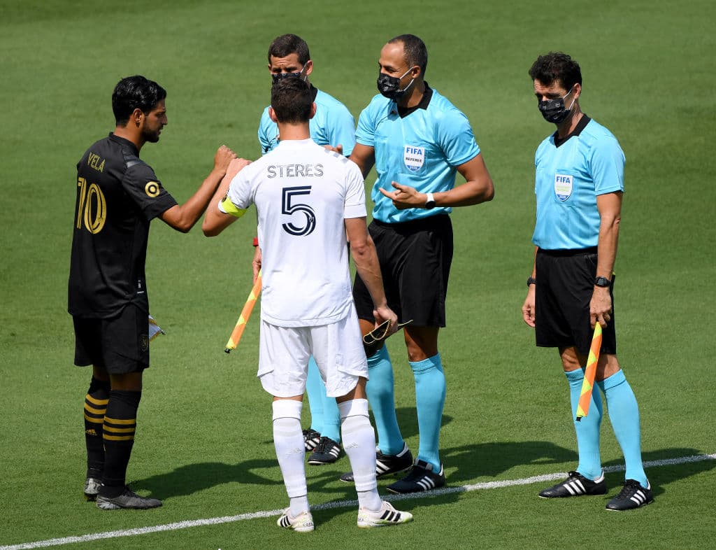 Carlos Vela jugó 58’ tras salir lesionado del encuentro; el conjunto galáctico ganó 2-0.