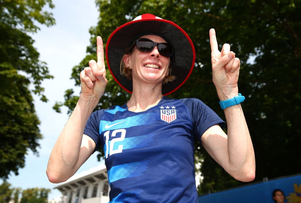 Los fanáticos en Rennes están listos para el juego de Octavos de Final del Mundial femenino entre Estados Unidos y España.