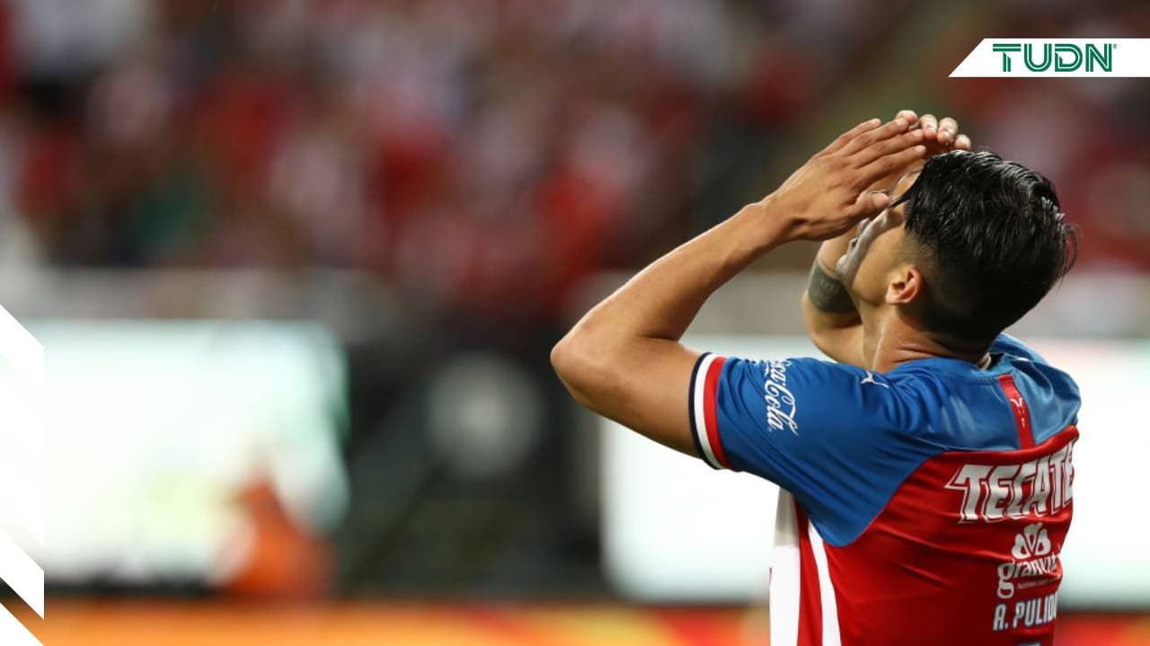 Los cuatro errores que hundieron a Chivas ante Pachuca