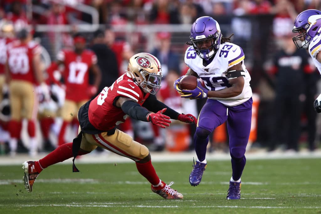 San Francisco se impone 27-10 a los Minnesota Vikings en el Levi's Stadium.