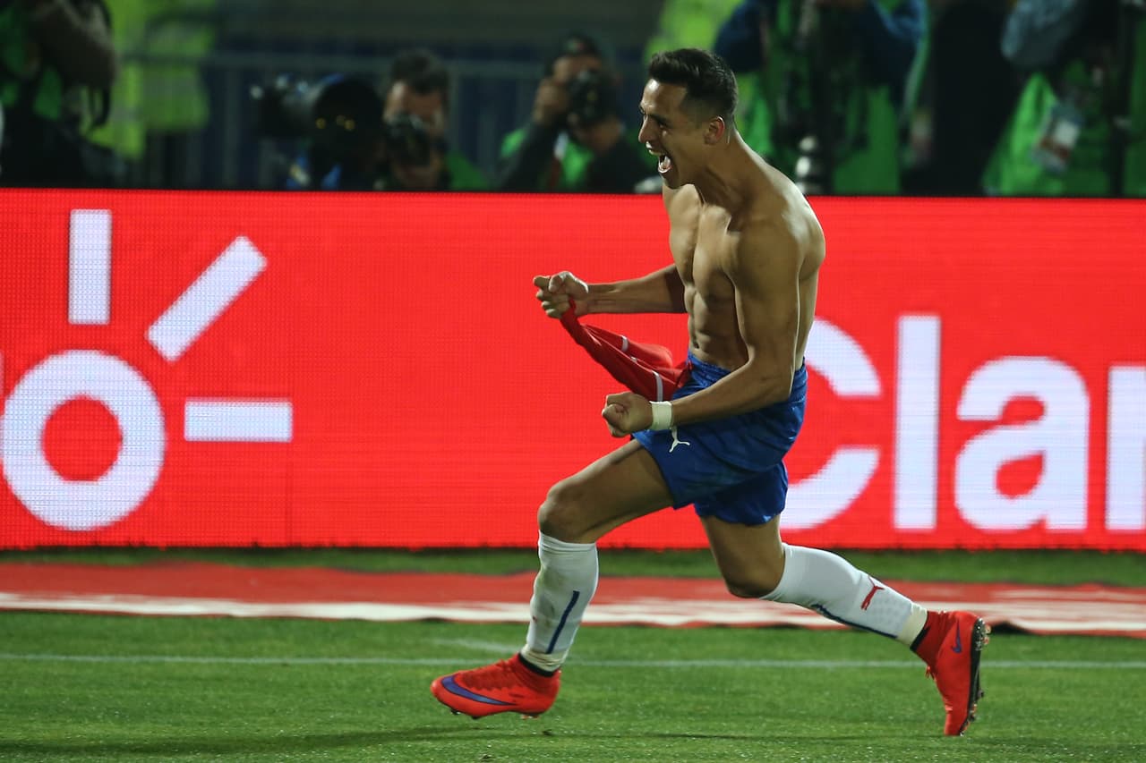 Así, 'El Niño Maravilla' de Chile se convirtió en el héroe: dejó de ser niño y se hizo hombre.