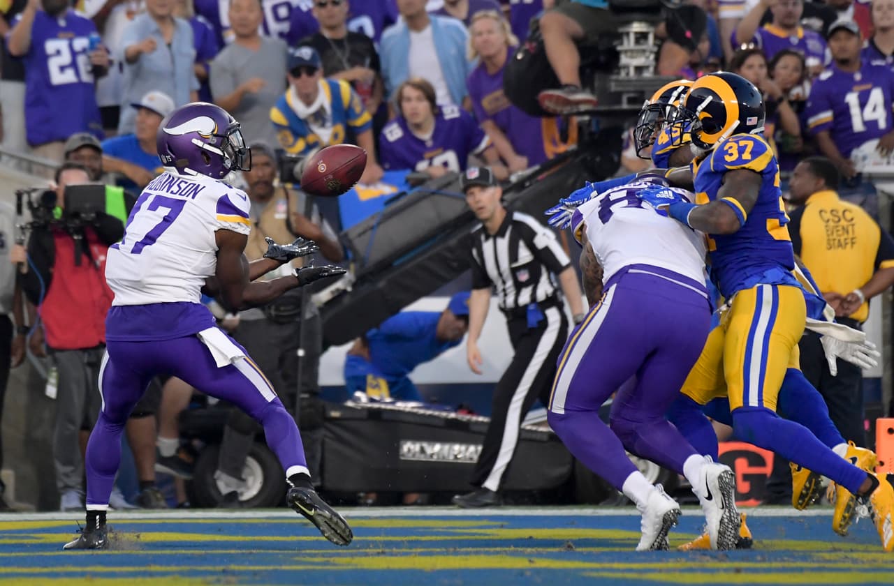 Tras una serie ofensiva que recorrio 75 yardas y consumió 7:005 en 13 jugadas, los Vikings se fueron adelante con pase de 16 yardas de Kirk Cousins a Aldrick Robinson para irse arriba 7-0.