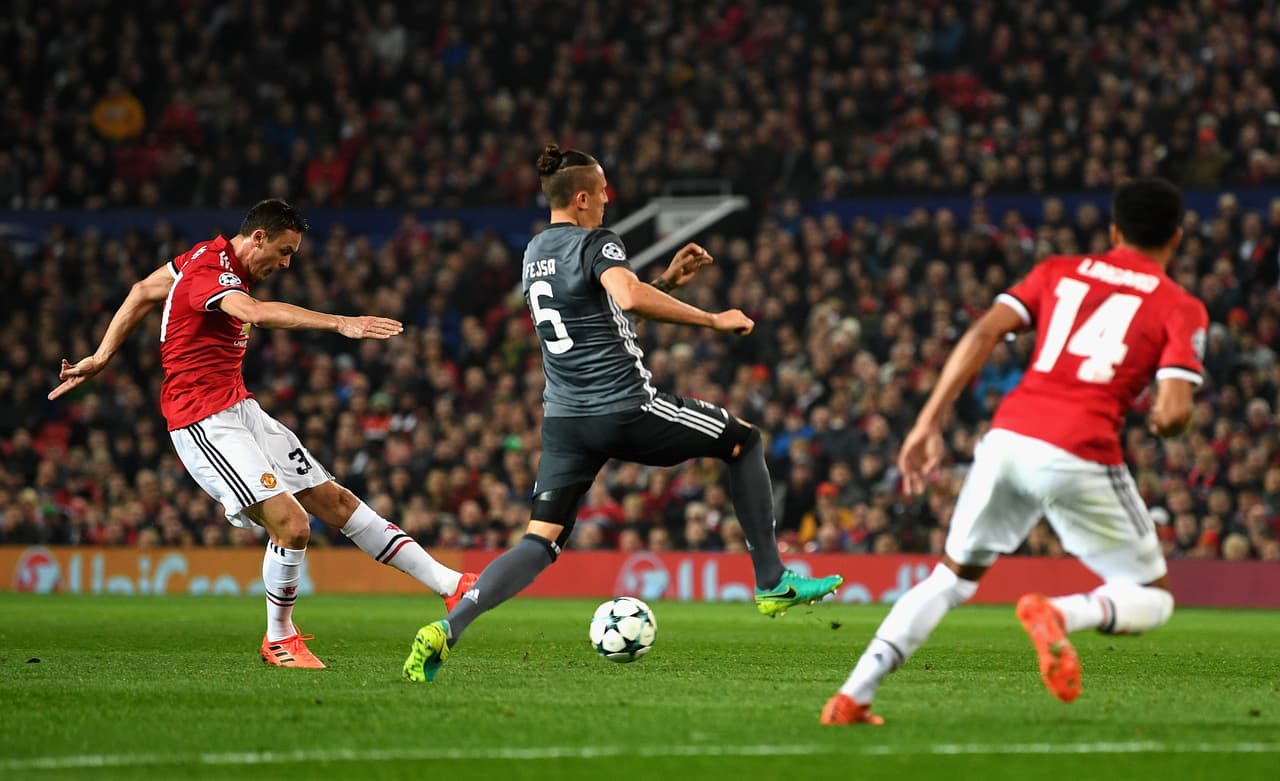 El triunfo del equipo inglés en el llamado 'Teatro de los Sueños' causó pesadillas para Benfica, que todavía no suma ni un punto en el torneo y que incluso podría quedarse sin Europa League.