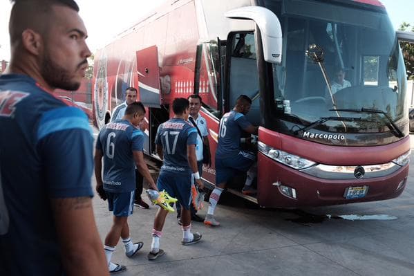 Chivas padeció el calor del puerto jarocho.