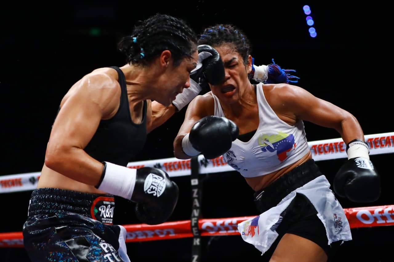 Ciudad de México, 11 de agosto de 2018. Jackie Nava y Alys Sanchez , durante la función de Boxeo celebrado en la Nueva Arena Ciudad de México. Foto: Imago7/Eloisa Sanchez