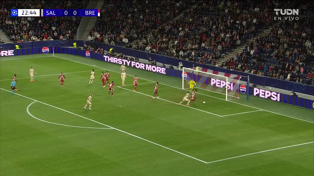 ¡GOL!  anota para Brest. Abdallah Sima