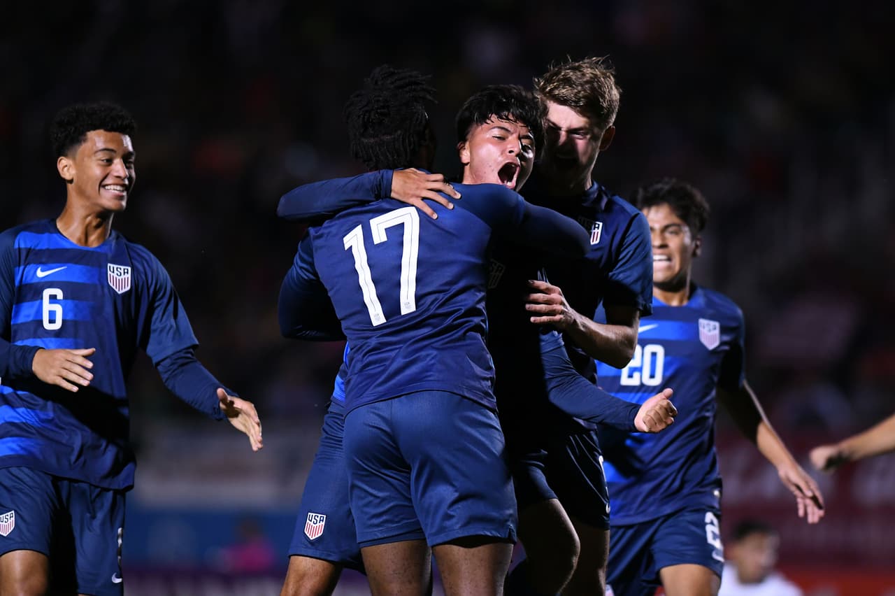 A los 50 minutos, de nuevo Alex Mendez se encargó de poner en predicamentos a México al marcar el 2-0 en favor de Estados Unidos, no era lo que tenía en mente el Tri para iniciar el segundo tiempo.