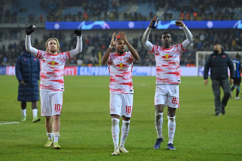 Milan le pega al Atlético de Madrid 1-0 gracias a la anotacion de Junior Messias al minuto 87, Borussia Dortumd cae con el Sporting CP 3-1 y se depiden la UEFA Champions League y el RB Leipzig pasa por encima del Club Brugge con un marcador de 0-5.