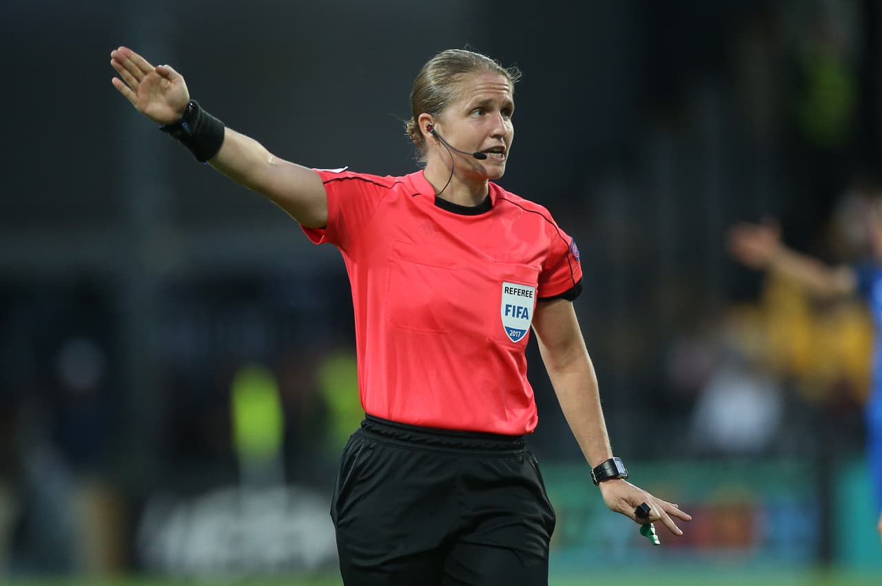 DEVENTER, THE NETHERLANDS - JULY 30: Referee Esther Staubli of Switzerland during the UEFA Women's Euro 2017 quarter final match between England and France at Stadion De Adelaashorst on July 30, 2017 in Deventer, The Netherlands. (Photo by Jean Catuffe/Getty Images)