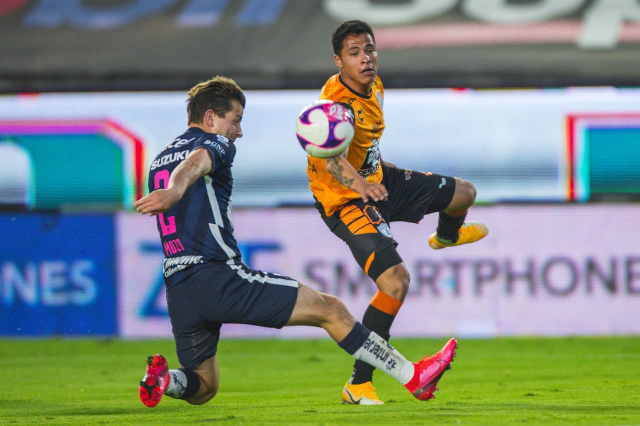 Con goles de Juan Pablo Vigón y Erick Aguirre, Pumas y pachuca no se pueden quedar con la victoria y se conforman con un punto.