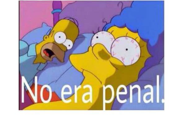 La afición de México no olvida el penal que le marcaron a Arjen Robben y así se han expresado en las redes sociales.