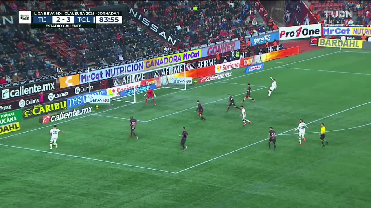 ¡GOOOL! Paulinho anota para Toluca.