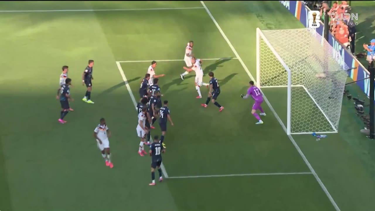 ¡Locura en el área de Paraguay! Alemania se pierde el 2-1