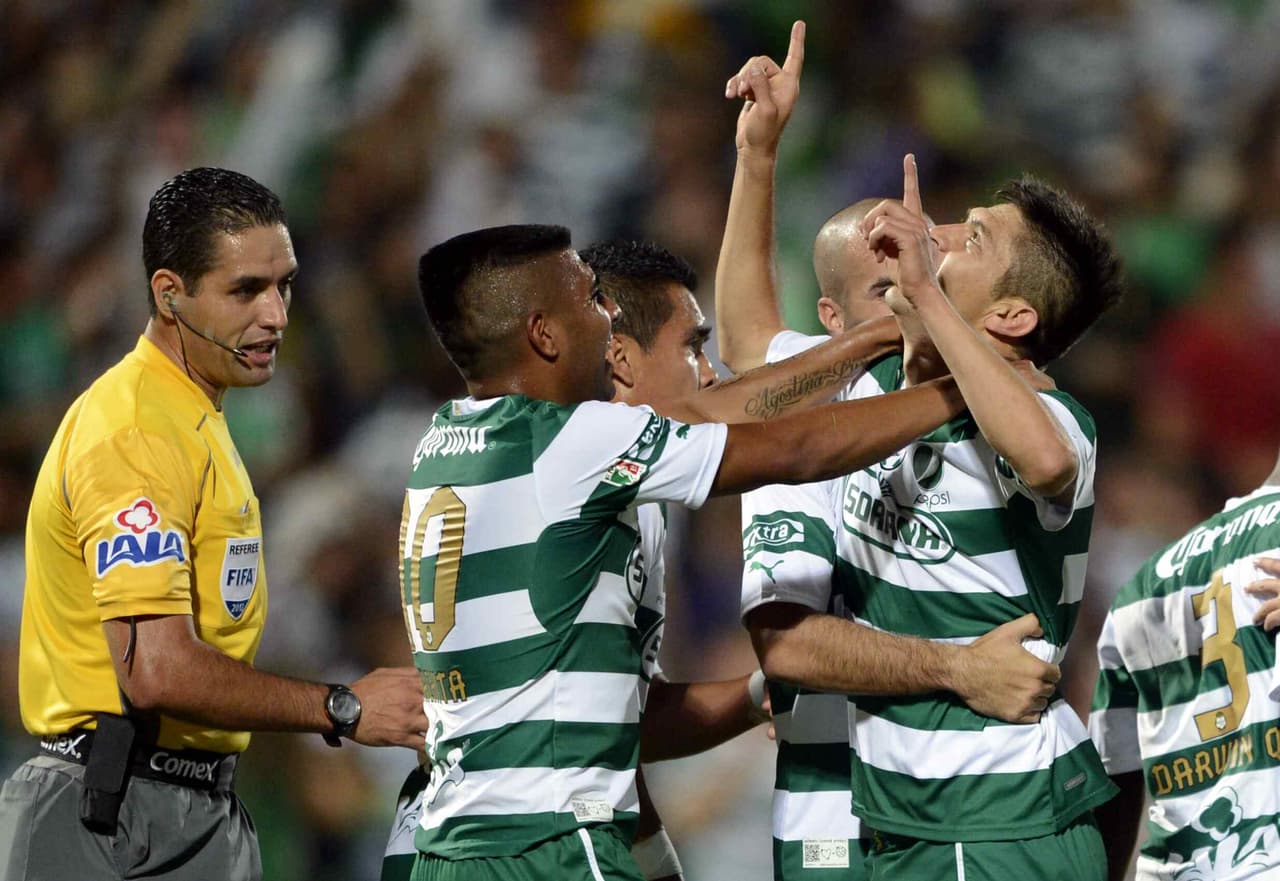 <b>20 de mayo, una fecha inolvidable</b>
<br>- Sin embargo, que tres de los cuatro títulos los hayan obtenido el mismo día, esa si es una coincidencia muy particular.
<br>- El 20 de mayo durante tres años distintos, quedará en al historia como el día en que los Guerreros se coronaron.