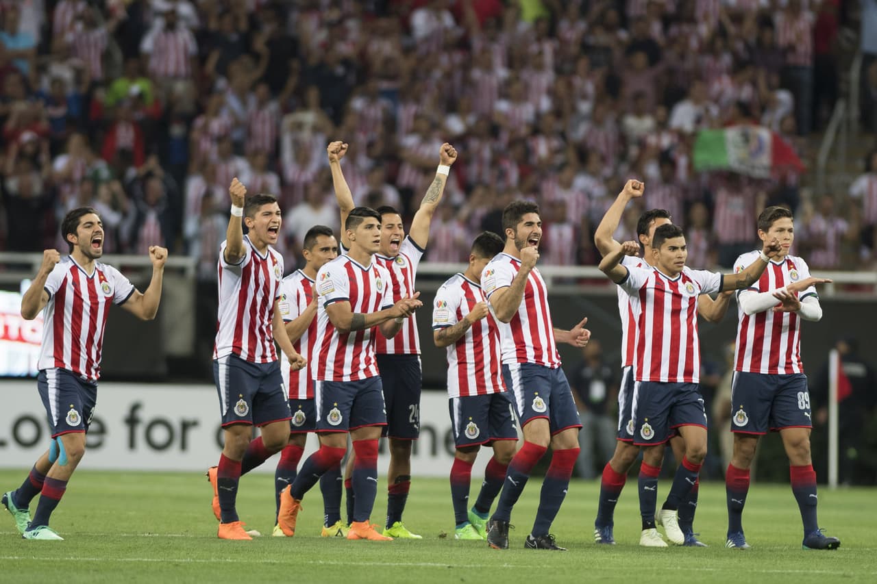 Después de caer por 2-1 en el tiempo regular, Chivas logró imponerse desde los doce pasos para coronarse como el rey de la Concacaf con tiquete al Mundial de Clubes en los Emiratos Árabes.