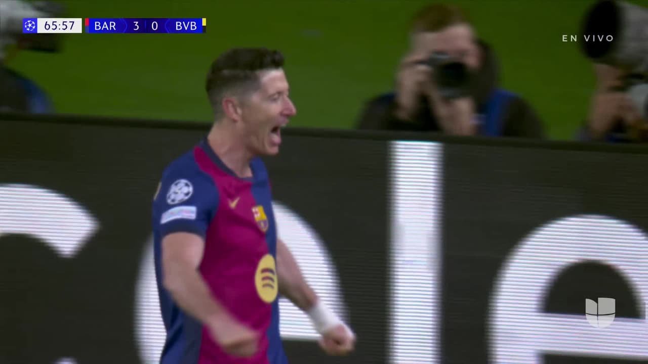 ¡Golazo del Barcelona! El polaco rompe las redes para el 3-0