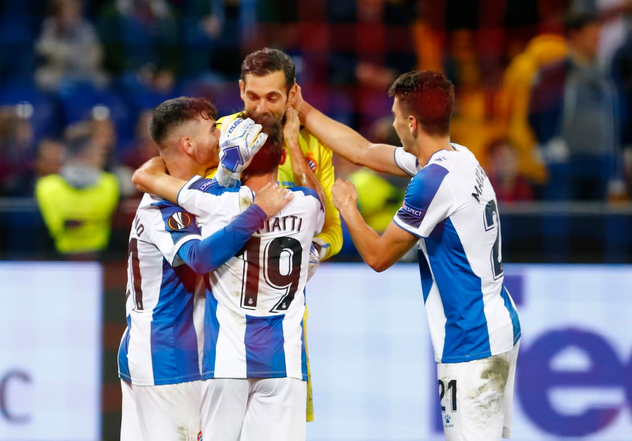 Espanyol aseguró la primer posición del grupo H con 11 unidades.