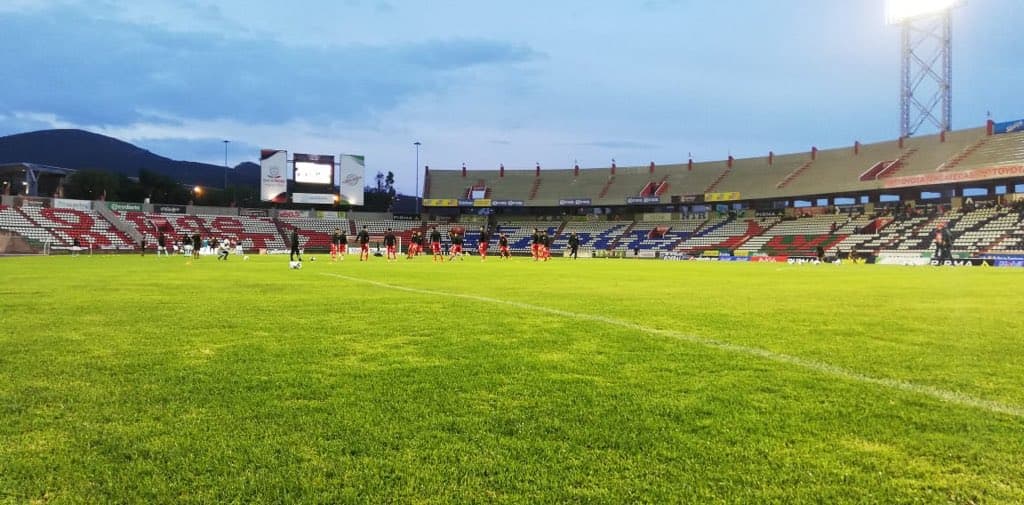 El Estadio Carlos Vega Villalba fue testigo de la victoria 2-0 de Mineros sobre Querétaro.