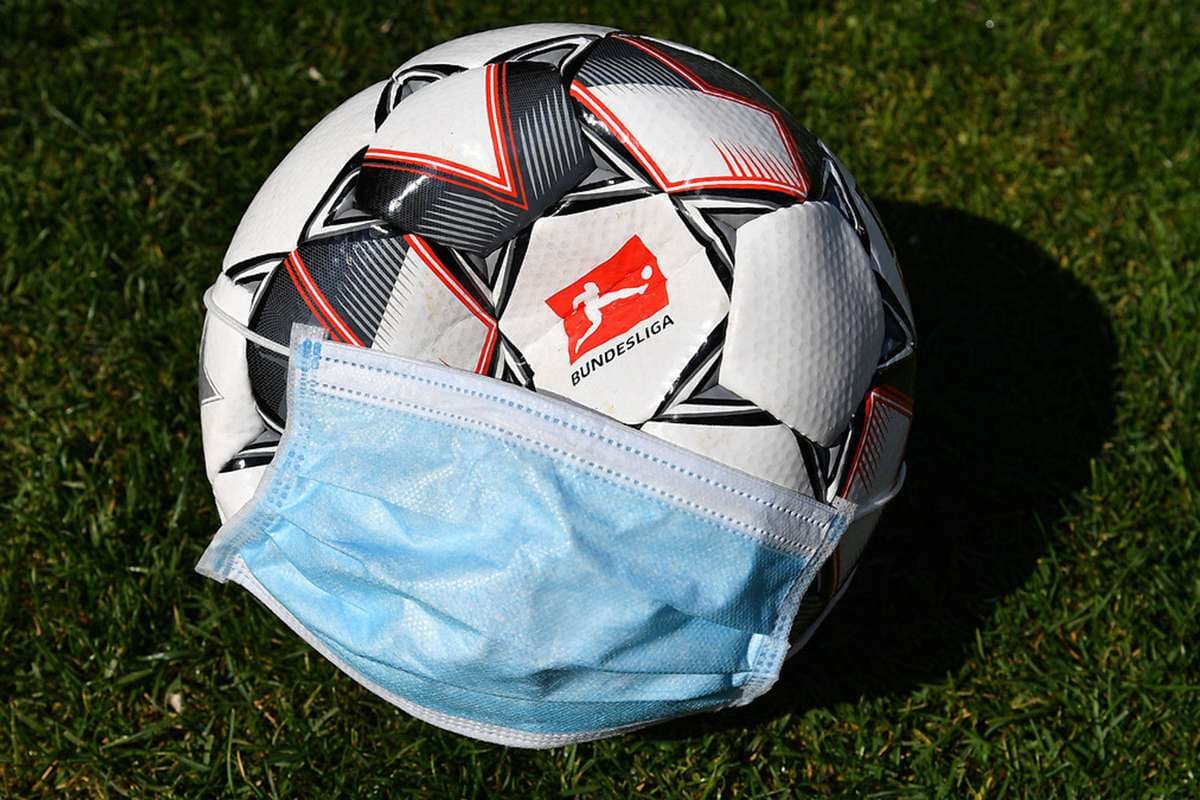 La Bundesliga volverá a tener partridos a puerta cerrad por cuarta ola de COVID.