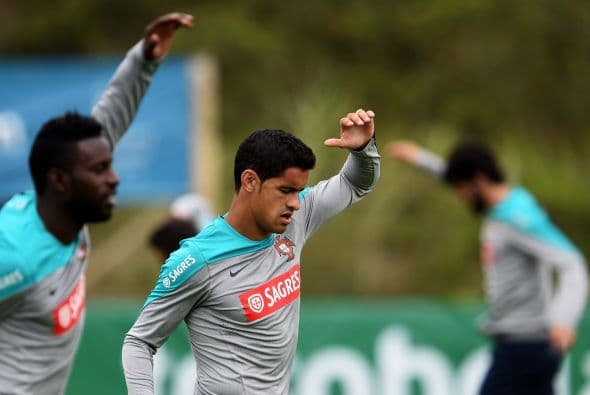 Ricardo Costa. Posición: Defensa. Lugar de nacimiento: 16 de mayo de 1981. Club: Valencia CF, España.