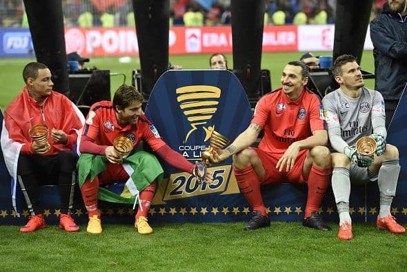 y también en compañía.