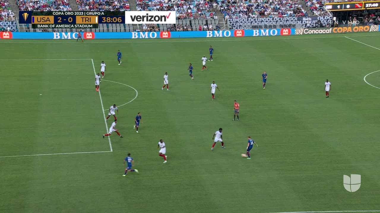¡GOL!  anota para Estados Unidos. Jesús Ferreira