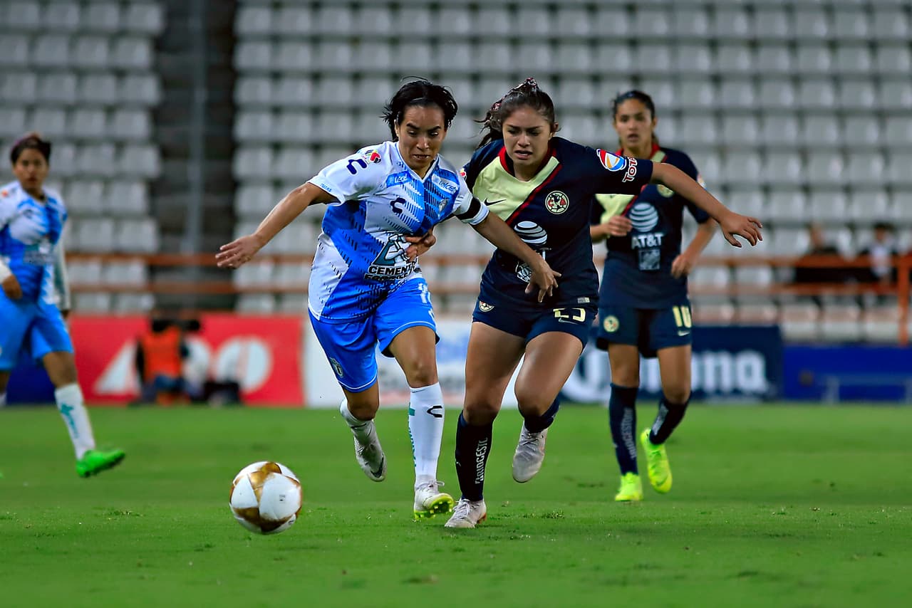 Cada vez que Ocampo, de las Tuzas, recibía un esférico en el área, llegaba alguna marcadora rival a incomodarla, a cortarle el paso e impedirle jalar del gatillo.