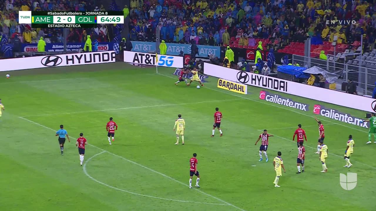 ¡GOL!  anota para América. Diego Valdés