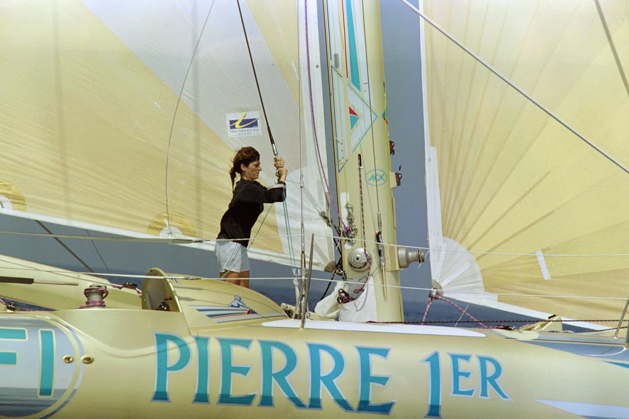 Para Marzo la navegante Florence Arthaud, la nadadora Camille Muffat y el boxeador Alexis Vastine perdieron la vida al estrellarse el helicóptero en el que viajaban con otro aparato, cuando participaban en Argentina en la grabación de un programa de televisión francés el día 9 del tercer mes del año.