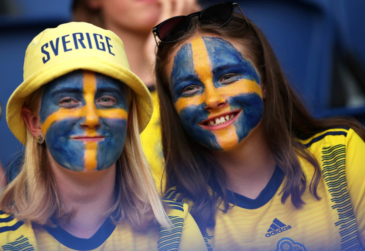 Los fanáticos de Suecia son mayoría en el Parque de los Príncipes de París para el juego contra Canadá en los Octavos de Final del Mundial femenino.