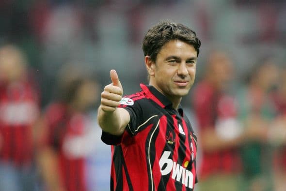 Un récord que llama la atención es el de Alessandro Costacurta, el italiano es el jugador más veterano en anotar gol en la Serie A italiana con 41 años y 25 días.