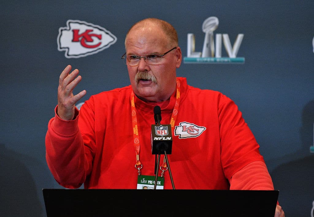 El head Coach de los Kansas City Chiefs, Andy Reid, comparte su experiencia en el futbol americano.
