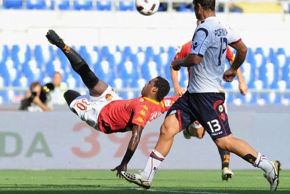 Roma y Bolonia dieron un duelo con goles y algunos empujones que pudieron llegar a más.