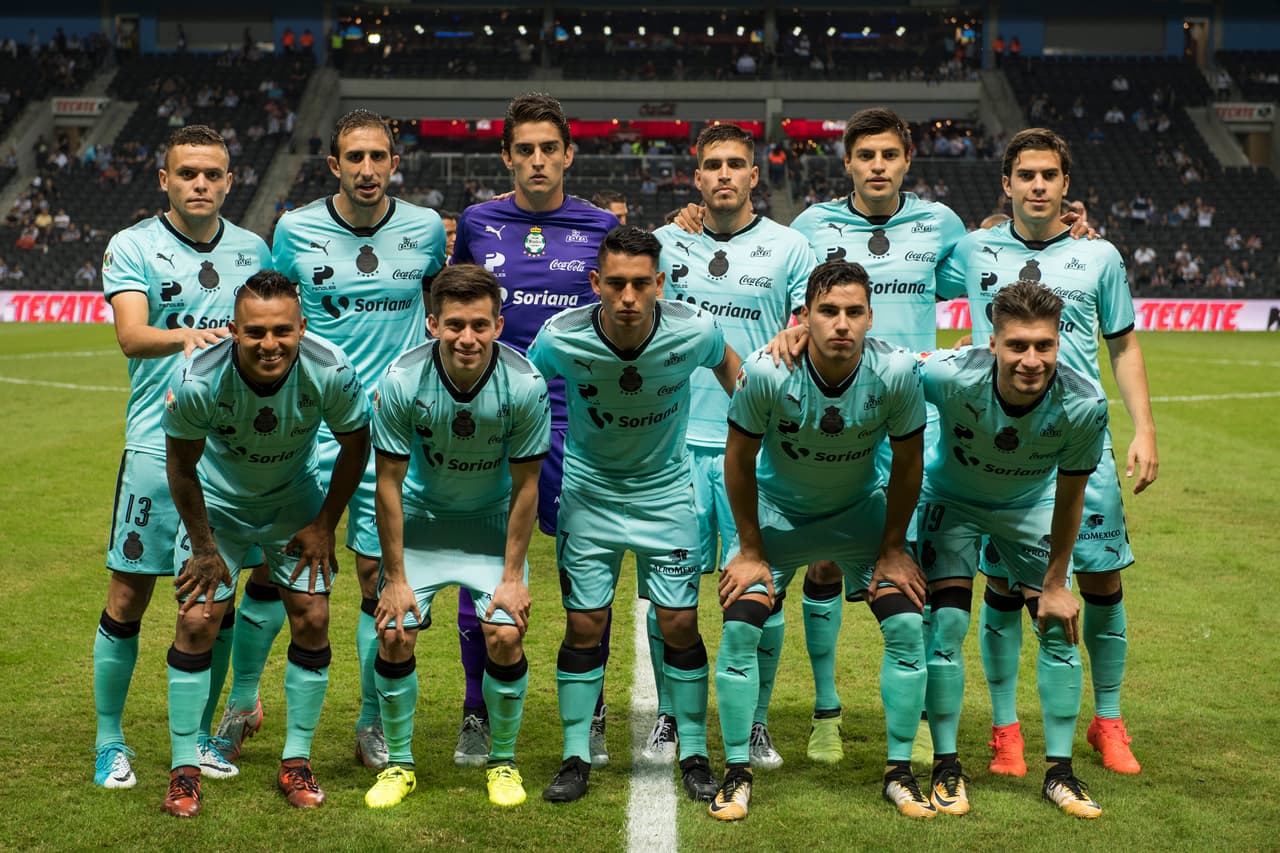 Action photo during the match Monterrey vs Santos, Corresponding Quarter Final of Crown Cup MX Bancomer MX at BBVA Bancomer Stadium. Foto de accion durante el partido Monterrey vs Santos, Correspondiente a llos cuartos de final de la Copa Corona MX del Torneo Apertura 2017 en el Estadio BBVA Bancomer, en la foto: Equipo Santos 01/11/2017/MEXSPORT/Jorge Martinez