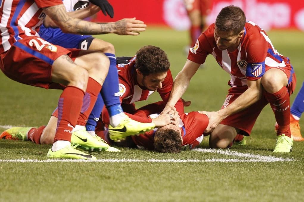Este jueves tuvo tintes trágicos en el fútbol mundial después de que el histórico delantero español Fernando Torres cayera abatido en el campo tras recibir un golpe involuntario en la cabeza.