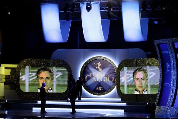 El ganador fue un estratega que ya no dirige en el 'Calcio', sino en La Liga de España, José Mourinho.