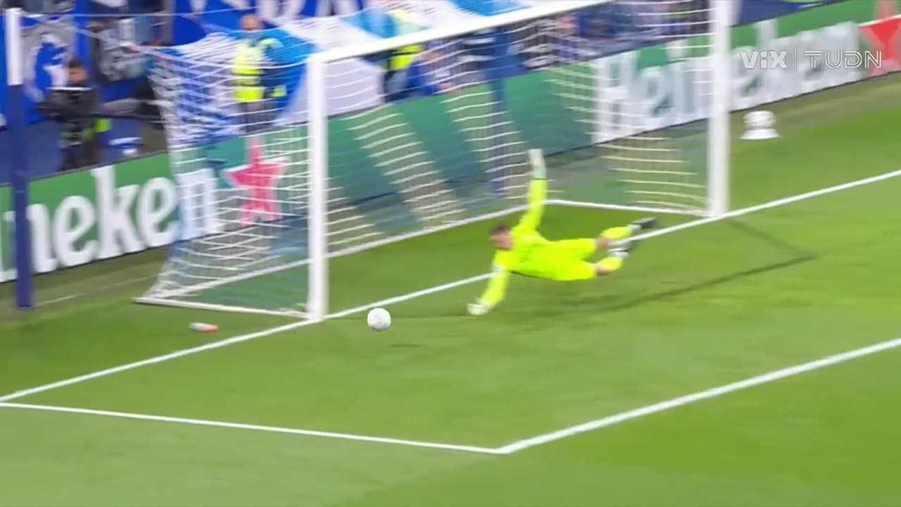 ¡Se salva el PSV! Porto perdona una clara en el borde del área