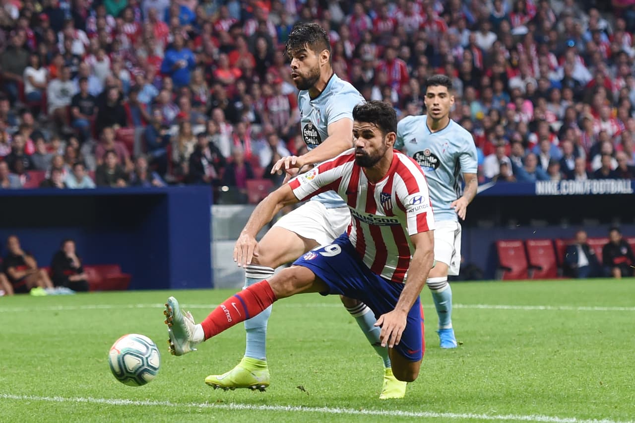 Atlético de Madrid recibe al Celta de Vigo y reparten unidades. Los mexicanos iniciaron el encuentro.