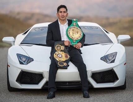 Un Lamborghini, el vínculo de por vida entre Mayweather y Leo Santa Cruz